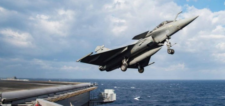 Γαλλικό Ναυτικό: Μαχητικά Rafale “χορεύουν” στον αέρα