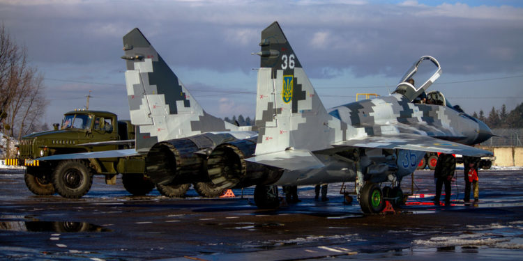 “Αναβαθμίζεται” η πολεμική αεροπορία της Ουκρανίας | Χιλιάδες Ρώσοι αποχωρούν από τα σύνορα Κιέβου